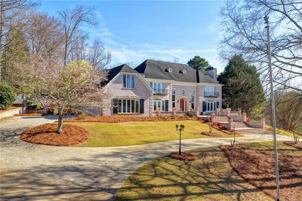 6 bedroom, 8 bathroom, 7,196 sq ft single family residence under contract at 2035 Derby Lane, Braselton, GA 30517 — photo 3