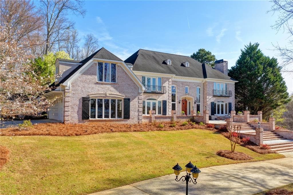 6 bedroom, 8 bathroom, 7,196 sq ft single family residence under contract at 2035 Derby Lane, Braselton, GA 30517 — photo 4