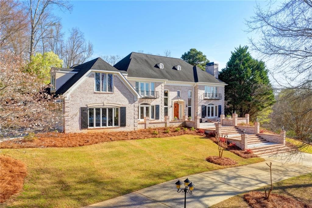 6 bedroom, 8 bathroom, 7,196 sq ft single family residence under contract at 2035 Derby Lane, Braselton, GA 30517 — photo 8
