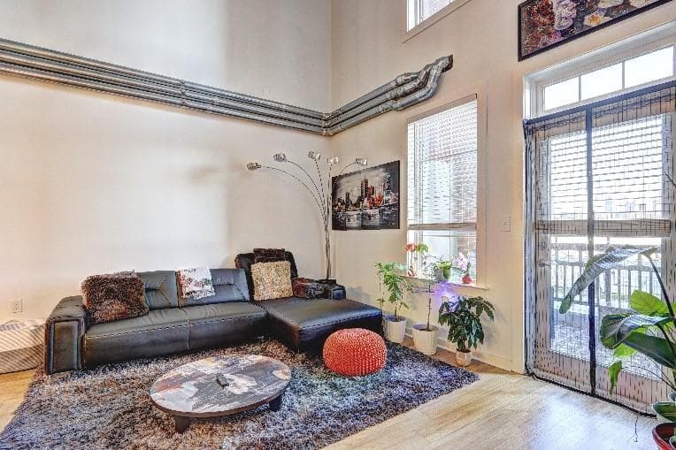 2 bedroom, 2 bathroom, 1,270 sq ft condominium for sale at 260 18th Street 10302, Atlanta, GA 30363 — photo 2