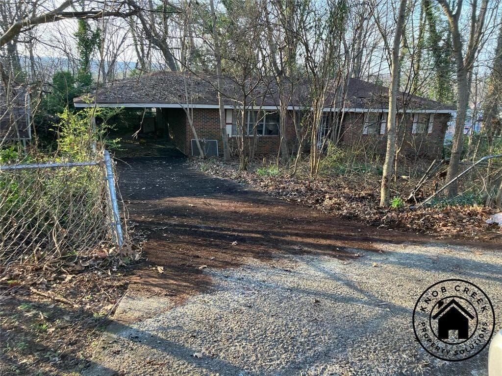 720 Blackwell Circle, Marietta, GA 30066 — most recent listing photo