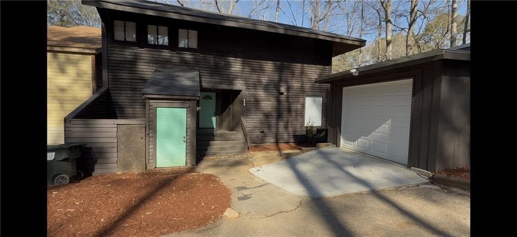 3 bedroom, 3 bathroom townhouse for rent at 2563 Terrace Trail, Decatur, GA 30035 for $1,850 a month