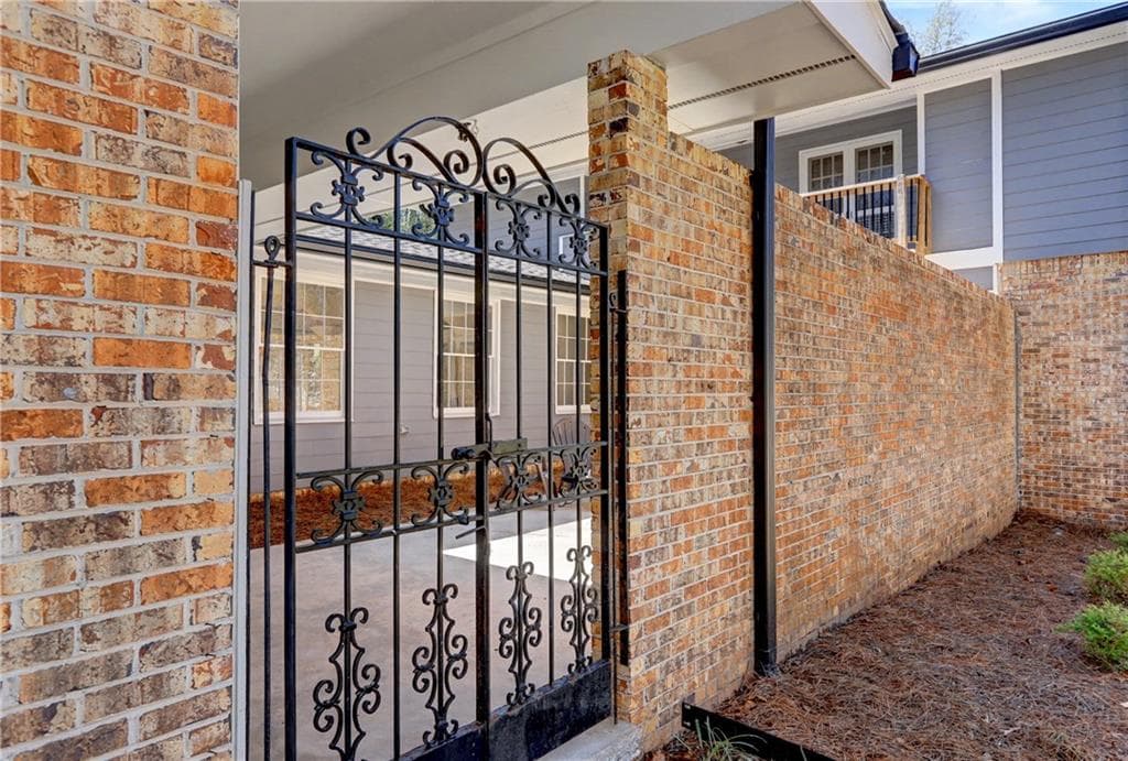 4 bedroom, 4 bathroom, 3,856 sq ft single family residence for sale at 5213 Oxbow Road, Stone Mountain, GA 30087 — photo 7
