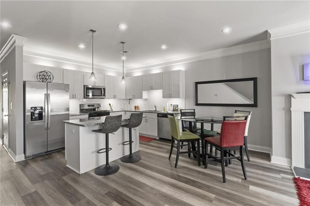 3 bedroom, 3 bathroom, 1,570 sq ft townhouse for sale at 460 Village Creek Drive B, Atlanta, GA 30354 — photo 5