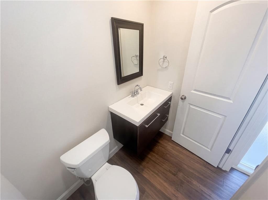5 bedroom, 4 bathroom, 4,003 sq ft single family residence under contract at 2770 Burtz Drive, Marietta, GA 30068 — photo 10