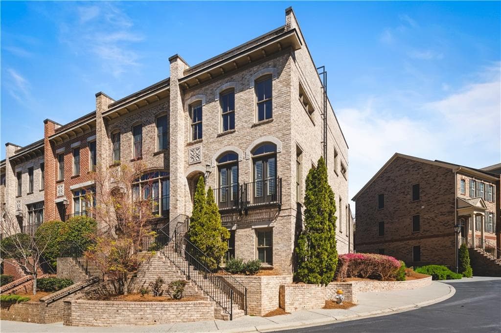 17 Arbor Way Drive, Decatur, GA 30030 — most recent listing photo