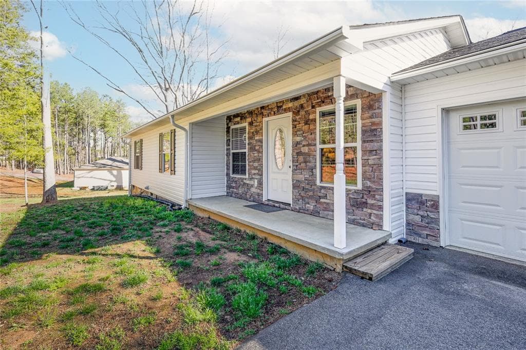 3 bedroom, 2 bathroom, 1,168 sq ft single family residence for sale at 3642 Williams Bridge Road, Toccoa, GA 30577 — photo 5