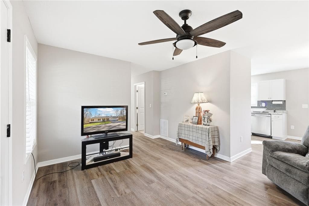 3 bedroom, 2 bathroom, 1,168 sq ft single family residence for sale at 3642 Williams Bridge Road, Toccoa, GA 30577 — photo 7