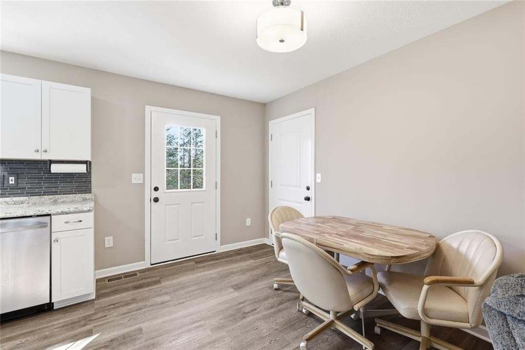 3 bedroom, 2 bathroom, 1,168 sq ft single family residence for sale at 3642 Williams Bridge Road, Toccoa, GA 30577 — photo 9