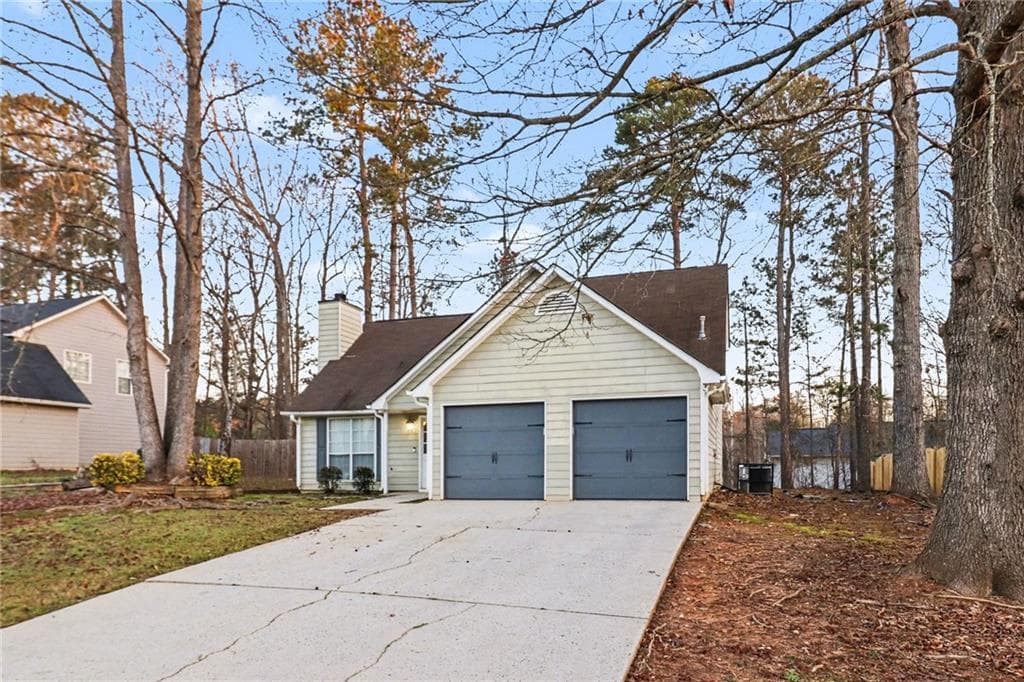 3 bedroom, 2 bathroom, 1,560 sq ft single family residence under contract at 725 River Mist Drive, Jonesboro, GA 30238 — photo 2