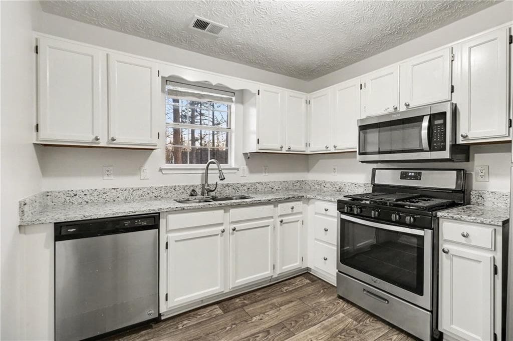 3 bedroom, 2 bathroom, 1,560 sq ft single family residence under contract at 725 River Mist Drive, Jonesboro, GA 30238 — photo 7