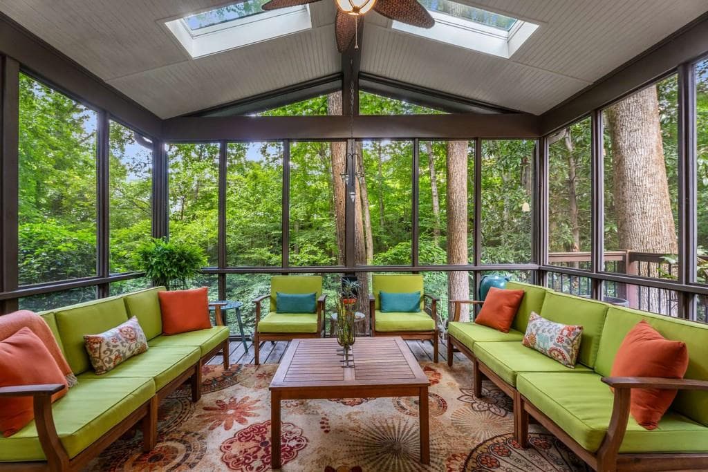 3 bedroom, 3 bathroom, 1,800 sq ft townhouse sold at 617 Kimberly Lane, Atlanta, GA 30306