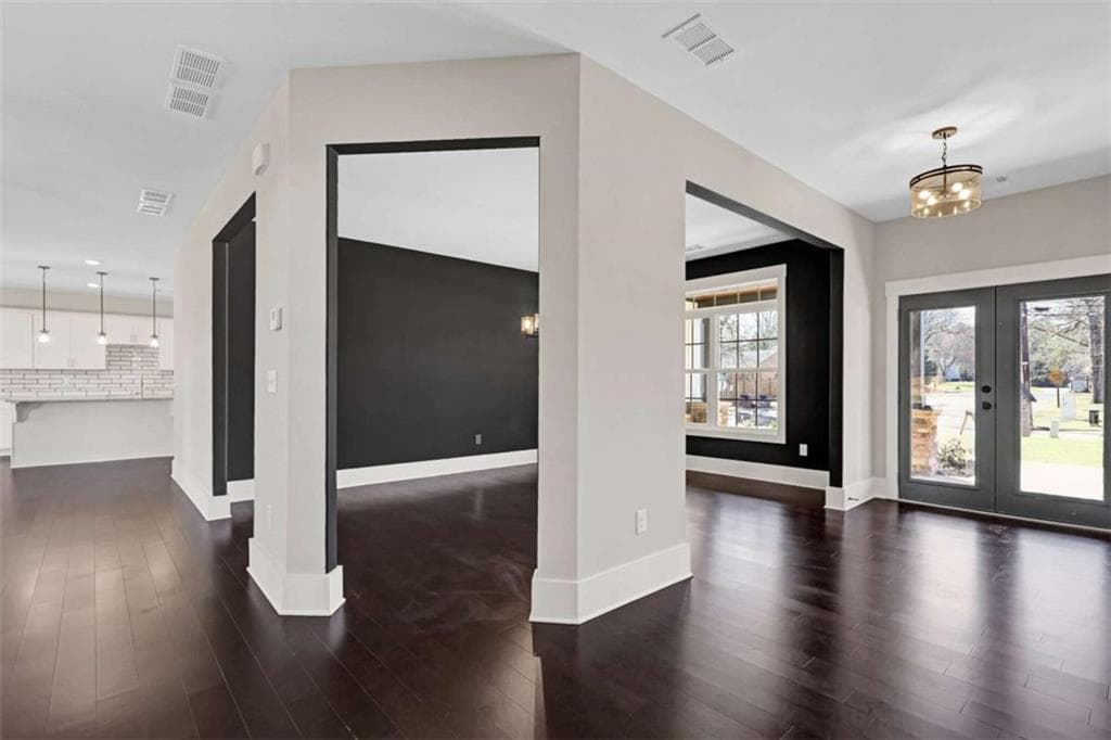 5 bedroom, 4 bathroom, 3,348 sq ft single family residence under contract at 1080 NE Eastview Road, Conyers, GA 30012 — photo 5