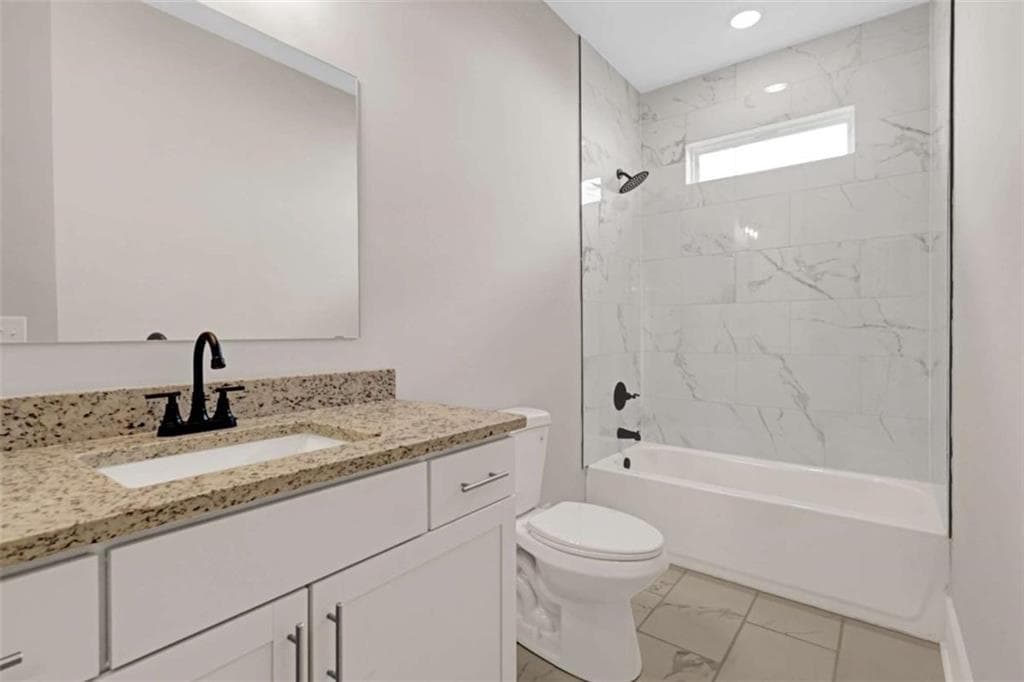 5 bedroom, 4 bathroom, 3,348 sq ft single family residence under contract at 1080 NE Eastview Road, Conyers, GA 30012 — photo 8