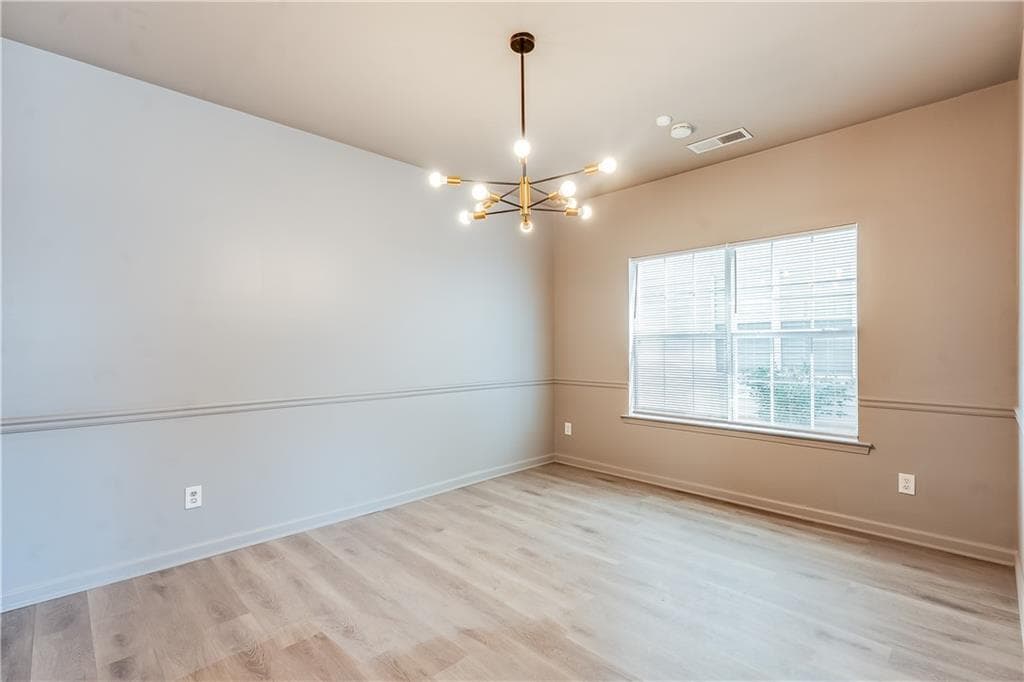 3 bedroom, 3 bathroom, 2,056 sq ft single family residence for sale at 3142 Imperial Circle, Atlanta, GA 30311 — photo 5