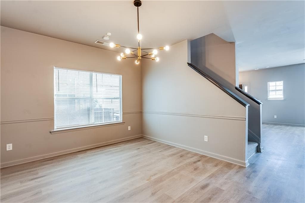 3 bedroom, 3 bathroom, 2,056 sq ft single family residence for sale at 3142 Imperial Circle, Atlanta, GA 30311 — photo 6