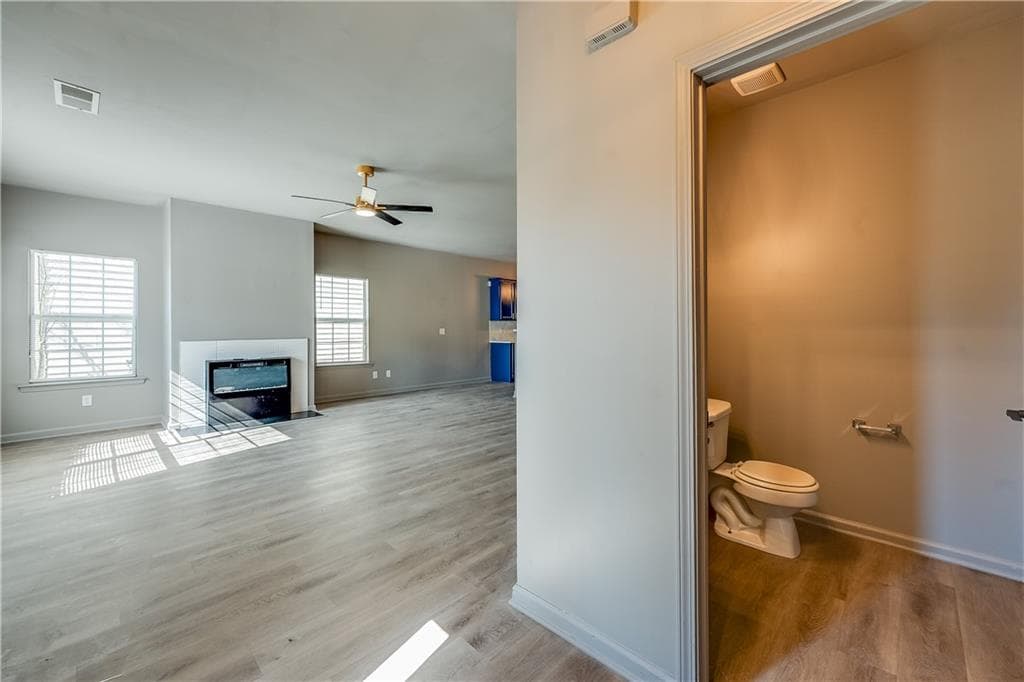 3 bedroom, 3 bathroom, 2,056 sq ft single family residence for sale at 3142 Imperial Circle, Atlanta, GA 30311 — photo 9