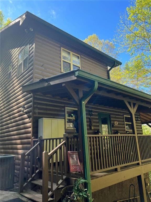 3 bedroom, 3 bathroom, 2,054 sq ft single family residence for rent at 266 Gates Club Road, Ellijay, GA 30540 for $2,500 a month — photo 2
