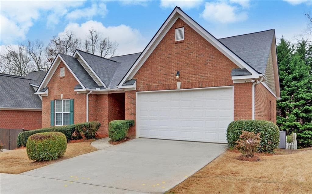 3 bedroom, 2 bathroom, 2,138 sq ft single family residence for sale at 926 Brenau Point Drive, Gainesville, GA 30501 — photo 2