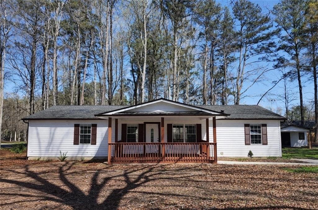 3 bedroom, 2 bathroom, 1,456 sq ft single family residence under contract at 995 Highway 101, Temple, GA 30179 — photo 2