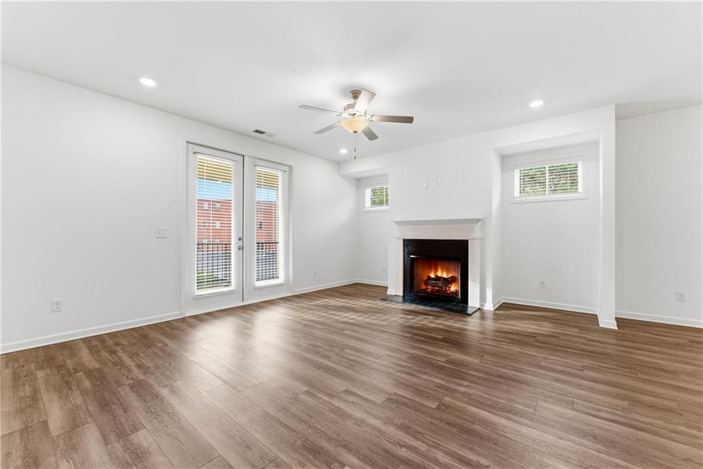 3 bedroom, 4 bathroom, 2,001 sq ft townhouse for sale at 1621 Avery Way, Tucker, GA 30084 — photo 8