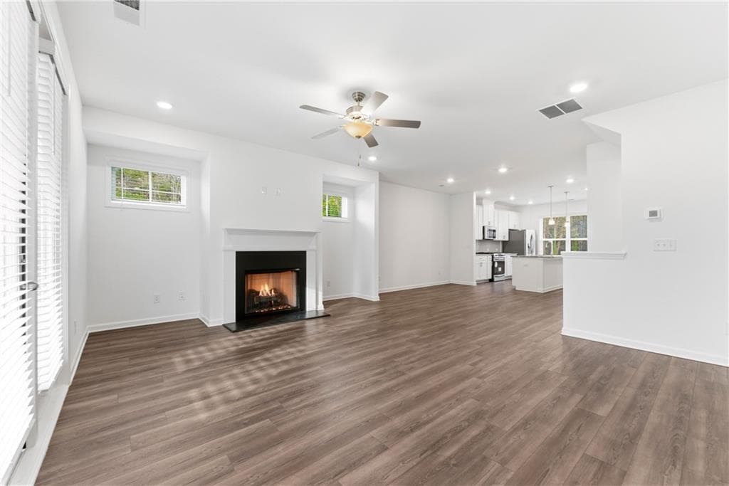 3 bedroom, 4 bathroom, 2,001 sq ft townhouse for sale at 1621 Avery Way, Tucker, GA 30084 — photo 10