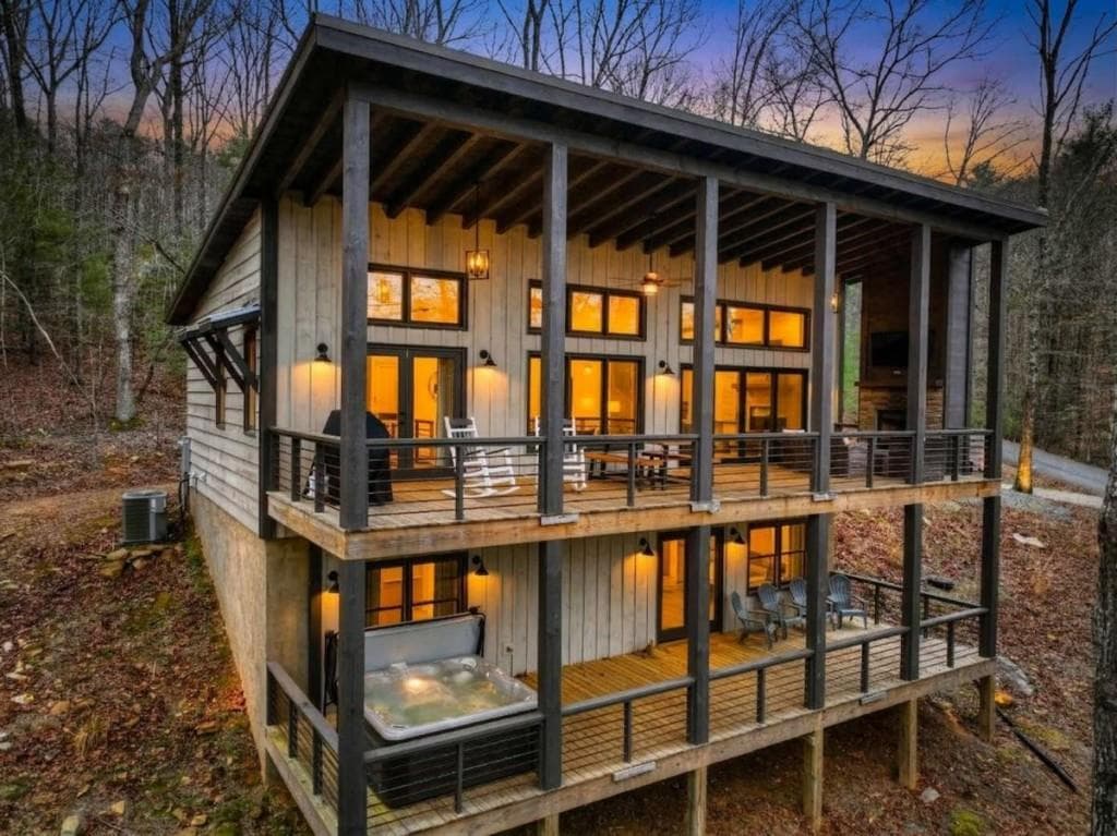3 bedroom, 4 bathroom, 2,080 sq ft single family residence for sale at 171 Cohutta Overlook Lane, Blue Ridge, GA 30513 — photo 1 of 47