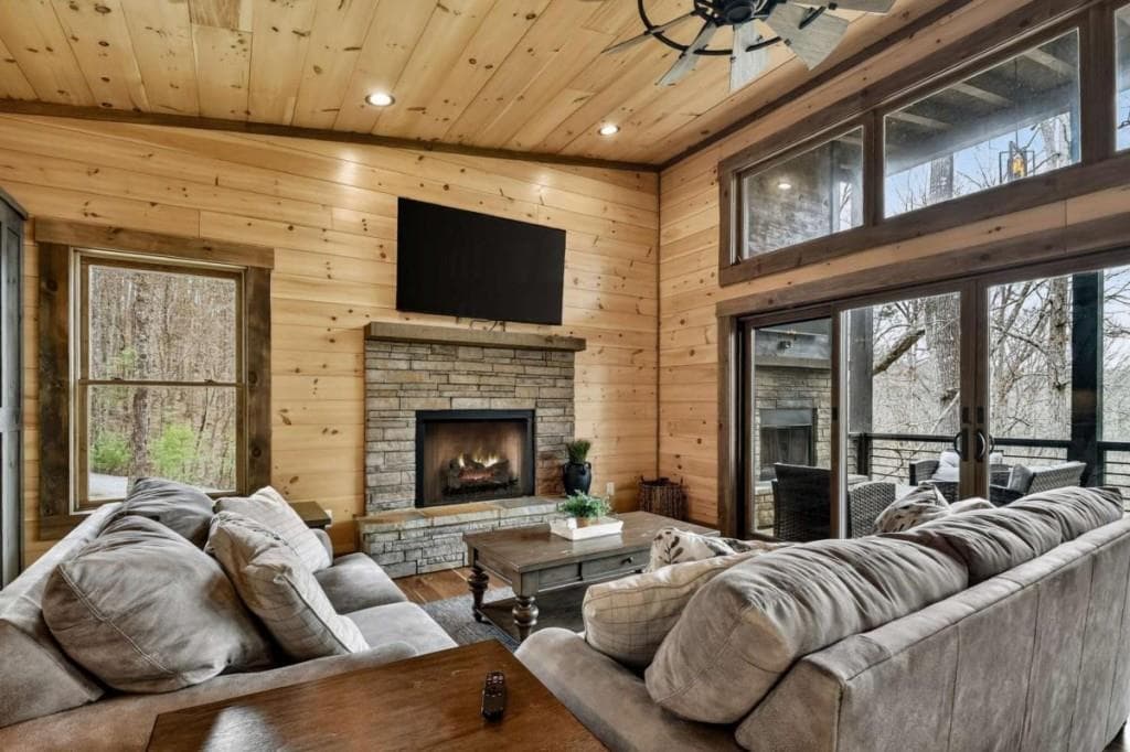 3 bedroom, 4 bathroom, 2,080 sq ft single family residence for sale at 171 Cohutta Overlook Lane, Blue Ridge, GA 30513 — photo 5