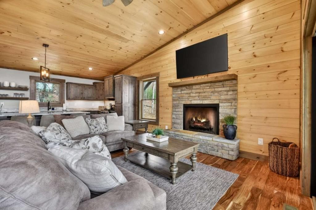 3 bedroom, 4 bathroom, 2,080 sq ft single family residence for sale at 171 Cohutta Overlook Lane, Blue Ridge, GA 30513 — photo 7