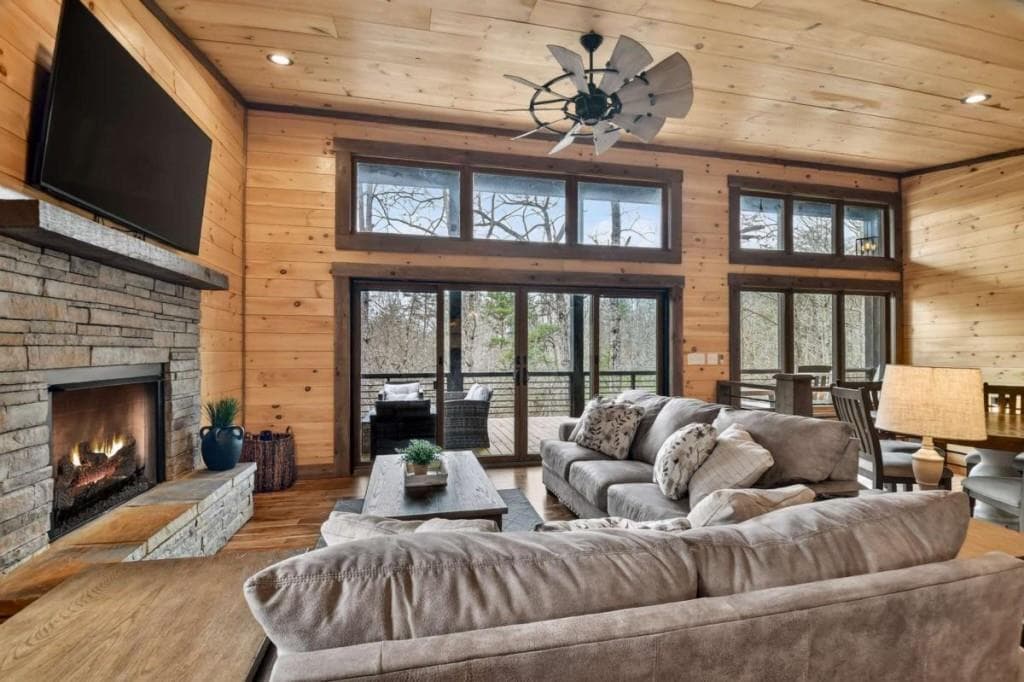3 bedroom, 4 bathroom, 2,080 sq ft single family residence for sale at 171 Cohutta Overlook Lane, Blue Ridge, GA 30513 — photo 8