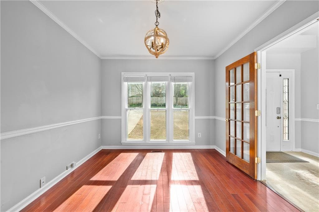 6 bedroom, 4 bathroom, 4,070 sq ft single family residence for sale at 855 River Overlook Drive, Lawrenceville, GA 30043 — photo 4