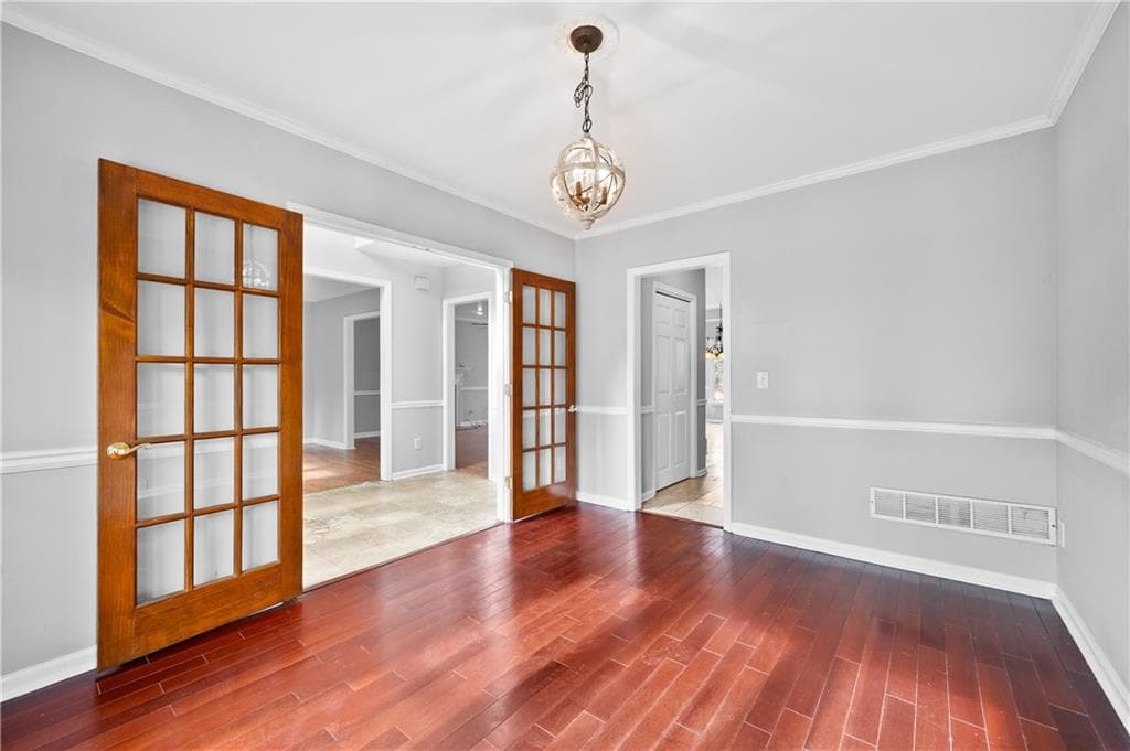 6 bedroom, 4 bathroom, 4,070 sq ft single family residence for sale at 855 River Overlook Drive, Lawrenceville, GA 30043 — photo 5