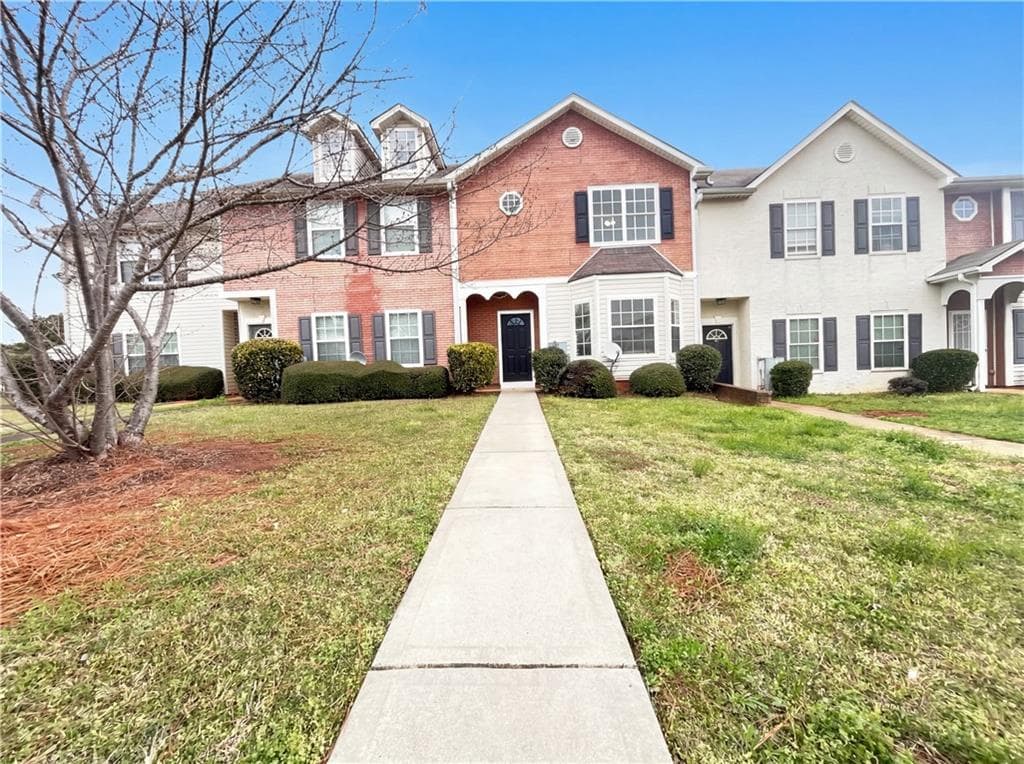 4 bedroom, 3 bathroom, 1,522 sq ft townhouse sold at 825 Commerce Boulevard, Riverdale, GA 30296
