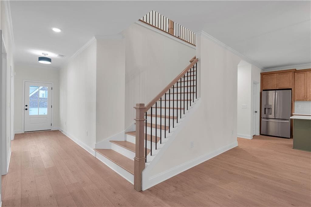 5 bedroom, 3 bathroom, 2,800 sq ft single family residence for sale at 1111 Falkirk Lane, Stone Mountain, GA 30087 — photo 2