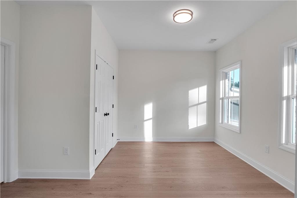 5 bedroom, 3 bathroom, 2,800 sq ft single family residence for sale at 1111 Falkirk Lane, Stone Mountain, GA 30087 — photo 3