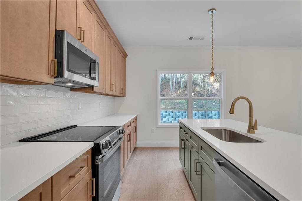 5 bedroom, 3 bathroom, 2,800 sq ft single family residence for sale at 1111 Falkirk Lane, Stone Mountain, GA 30087 — photo 10