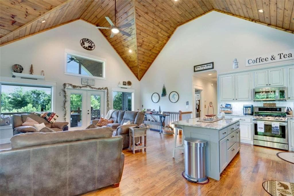 4 bedroom, 3 bathroom, 2,776 sq ft single family residence for sale at 2079 Gallatin Road, Young Harris, GA 30582 — photo 9