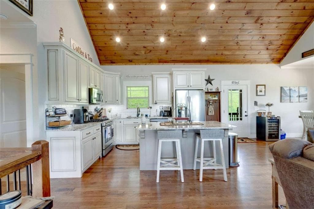 4 bedroom, 3 bathroom, 2,776 sq ft single family residence for sale at 2079 Gallatin Road, Young Harris, GA 30582 — photo 4