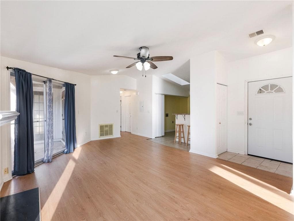 2 bedroom, 2 bathroom, 1,041 sq ft condominium for sale at 6397 Wedgewood Trace, Tucker, GA 30084 — photo 3