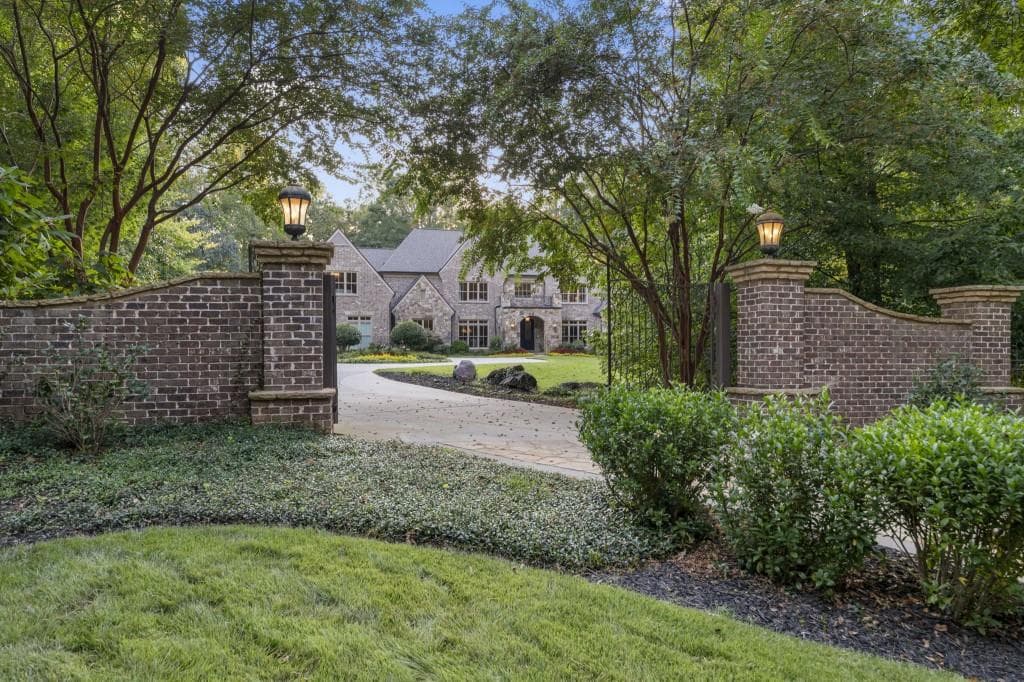 439 Tara Trail, Sandy Springs, GA 30327 — most recent listing photo