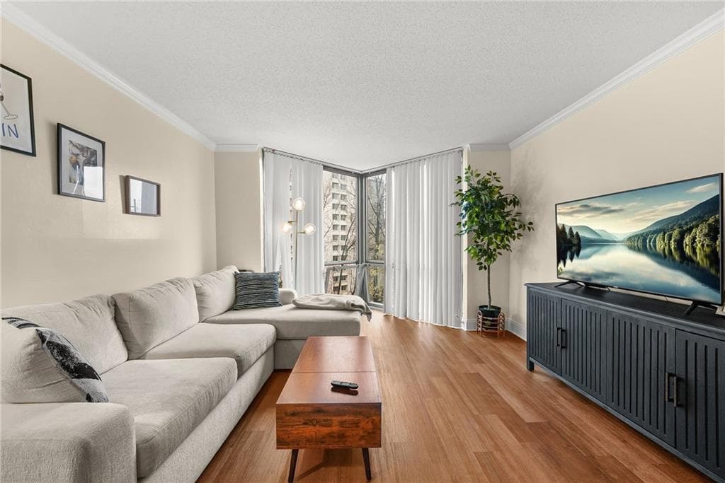 1 bedroom, 1 bathroom, 543 sq ft condominium for sale at 2870 Pharr Court South 608, Atlanta, GA 30305 — photo 1 of 17
