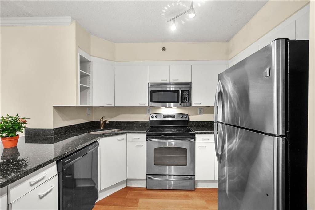 1 bedroom, 1 bathroom, 543 sq ft condominium for sale at 2870 Pharr Court South 608, Atlanta, GA 30305 — photo 6