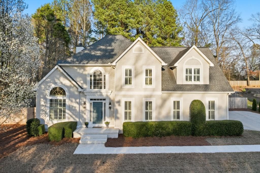 4 bedroom, 3 bathroom, 2,820 sq ft single family residence for sale at 711 Chattahoochee Place, Gainesville, GA 30506 — photo 2