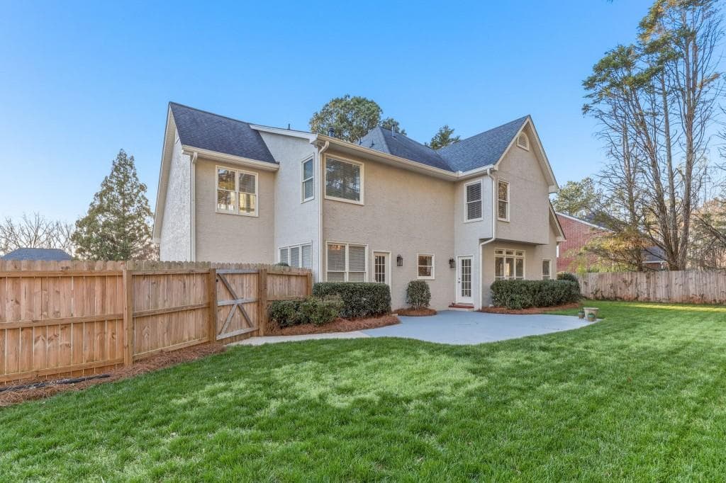 4 bedroom, 3 bathroom, 2,820 sq ft single family residence for sale at 711 Chattahoochee Place, Gainesville, GA 30506 — photo 5