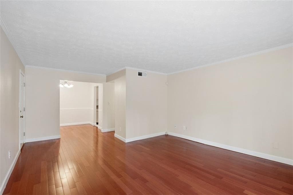 2 bedroom, 2 bathroom, 1,181 sq ft condominium for sale at 3440 Essex Avenue 103, Atlanta, GA 30339 — photo 5