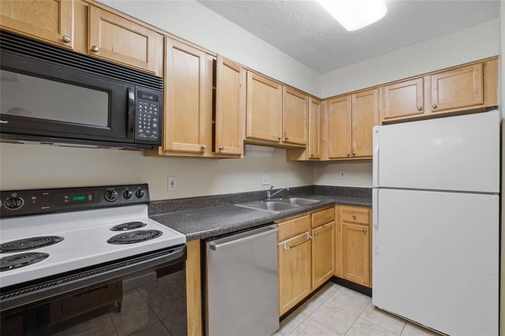2 bedroom, 2 bathroom, 1,181 sq ft condominium for sale at 3440 Essex Avenue 103, Atlanta, GA 30339 — photo 10