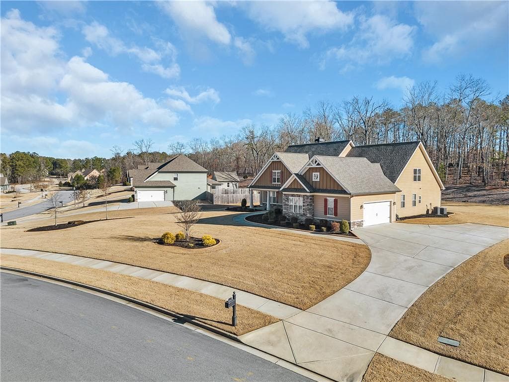 4 bedroom, 4 bathroom, 3,295 sq ft single family residence for rent at 212 blue point, Fayetteville, GA 30215 for $3,750 a month — photo 3