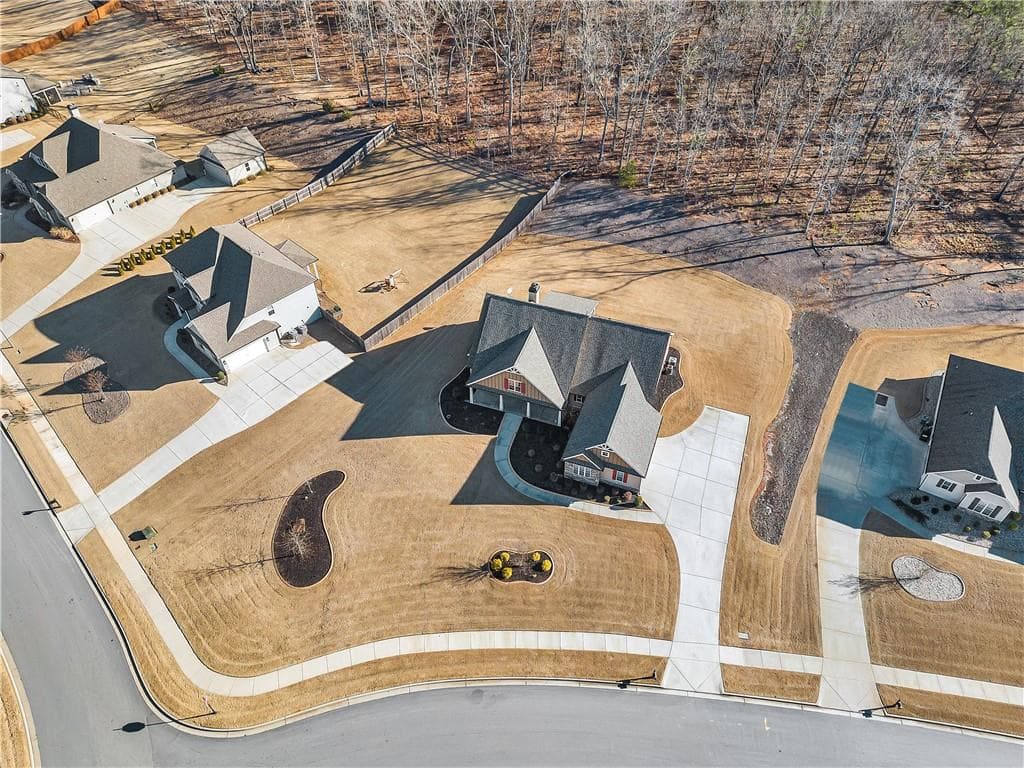 4 bedroom, 4 bathroom, 3,295 sq ft single family residence for rent at 212 blue point, Fayetteville, GA 30215 for $3,750 a month — photo 6
