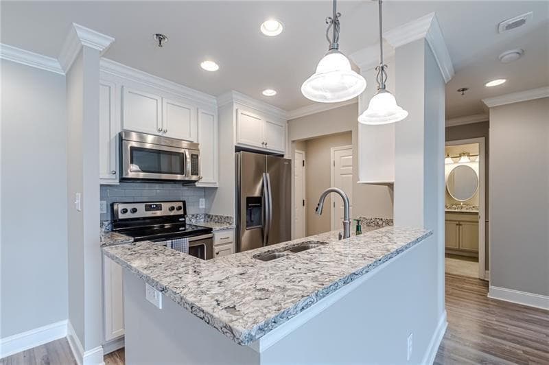 1 bedroom, 1 bathroom, 760 sq ft condominium sold at 300 JOHNSON FERRY Road A610, Atlanta, GA 30328