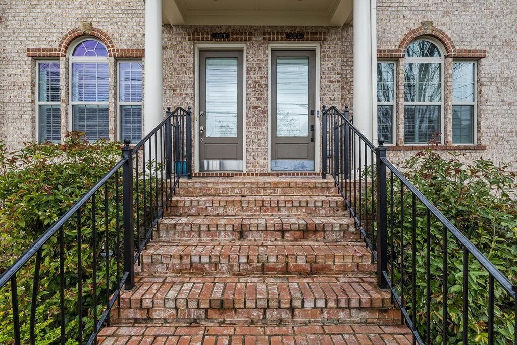 307 Alderwood Lane, Sandy Springs, GA 30328 — most recent listing photo